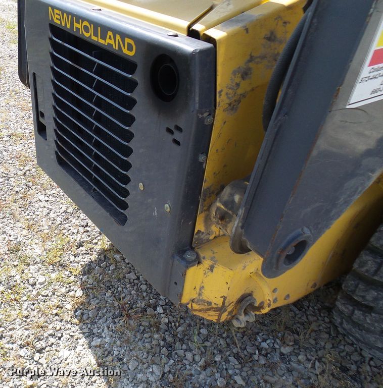 image for item DG1964 2000 New Holland LS170  skid steer loader