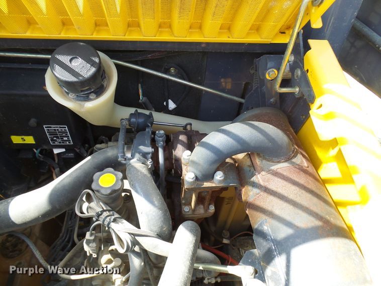 image for item DG1964 2000 New Holland LS170  skid steer loader