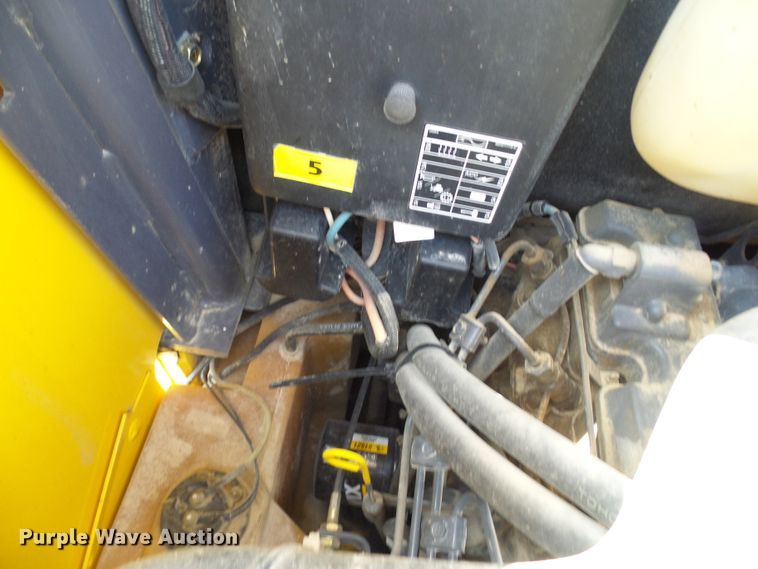 image for item DG1964 2000 New Holland LS170  skid steer loader