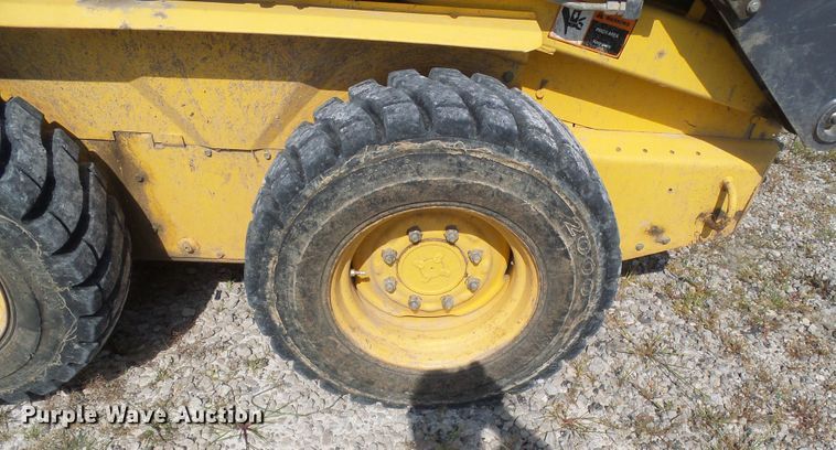 image for item DG1964 2000 New Holland LS170  skid steer loader