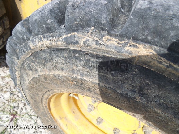 image for item DG1964 2000 New Holland LS170  skid steer loader
