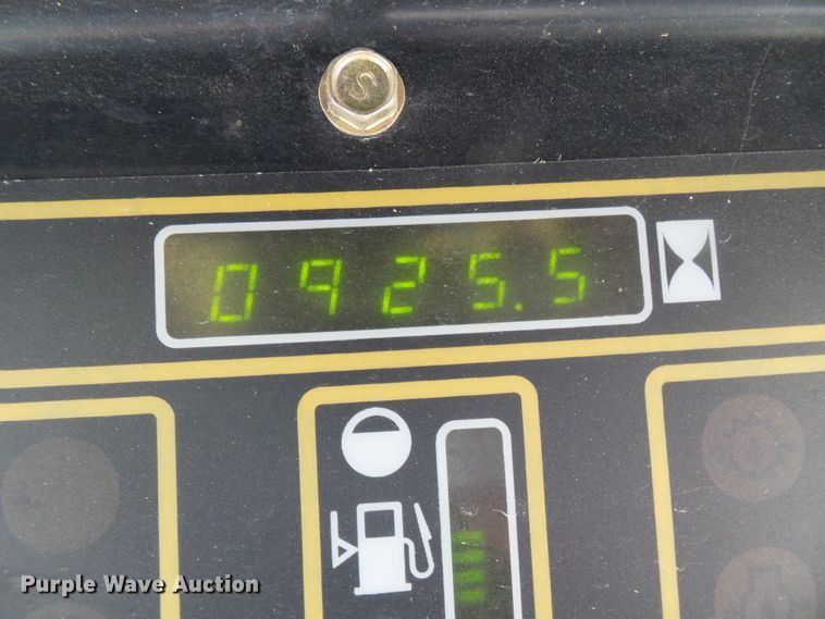 image for item DG1964 2000 New Holland LS170  skid steer loader