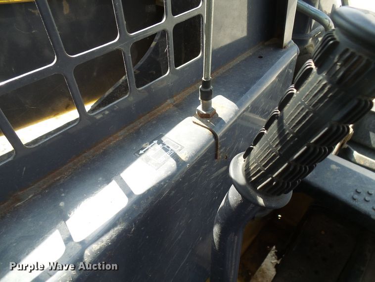 image for item DG1964 2000 New Holland LS170  skid steer loader