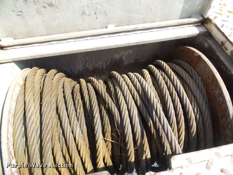 image for item DG1965 1997 International 4800  bucket truck