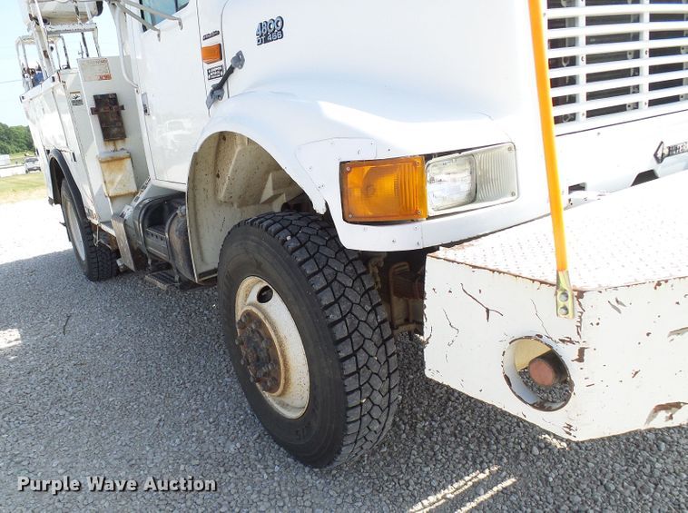 image for item DG1965 1997 International 4800  bucket truck