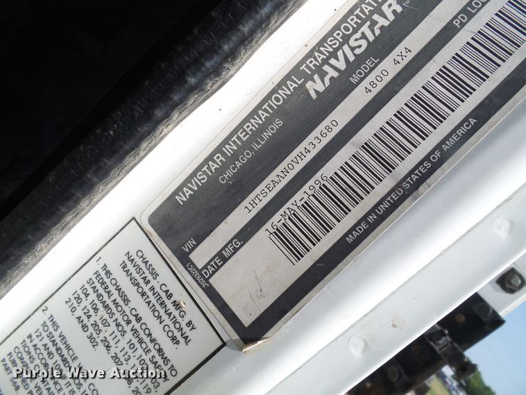 image for item DG1965 1997 International 4800  bucket truck