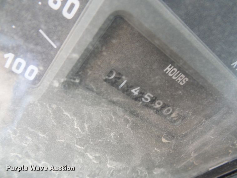 image for item DG1965 1997 International 4800  bucket truck