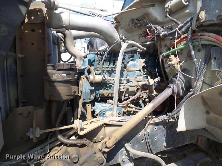 image for item DG1965 1997 International 4800  bucket truck