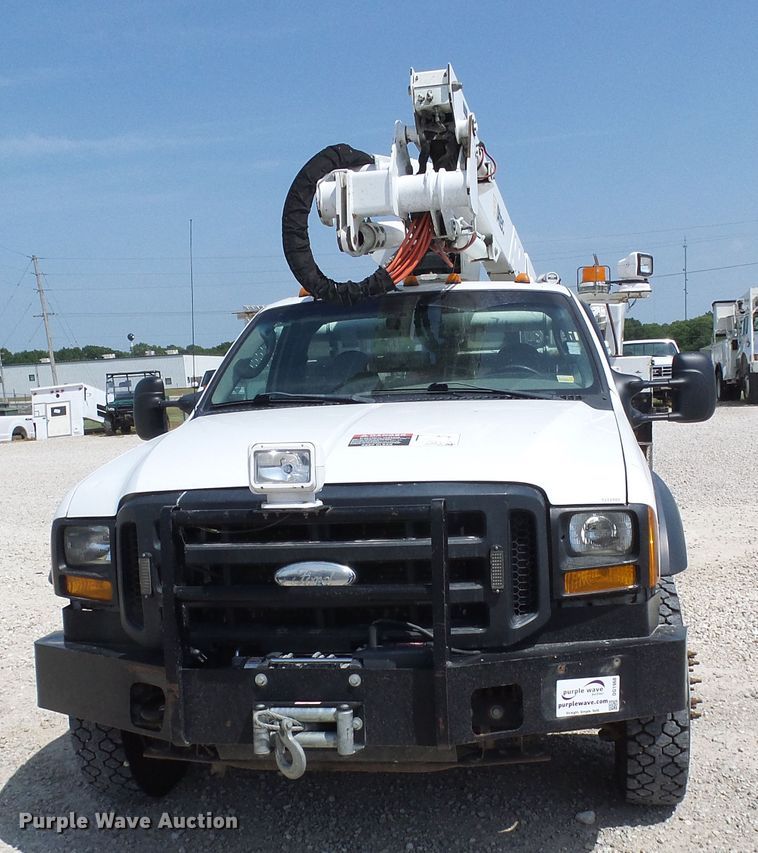 image for item DG1968 2006 Ford F550 Super Duty  bucket truck