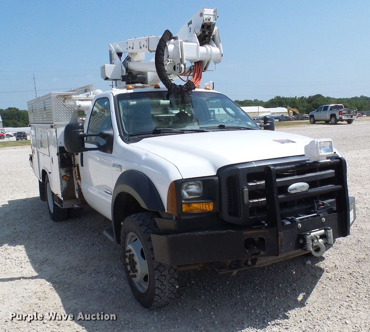image for item DG1968 2006 Ford F550 Super Duty  bucket truck