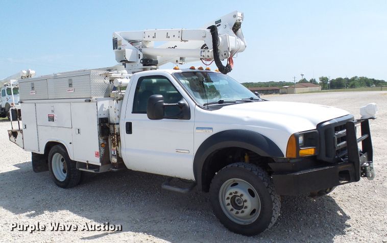 image for item DG1968 2006 Ford F550 Super Duty  bucket truck