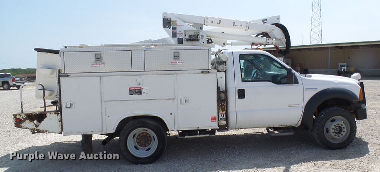 image for item DG1968 2006 Ford F550 Super Duty  bucket truck