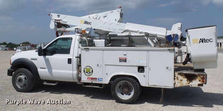 image for item DG1968 2006 Ford F550 Super Duty  bucket truck