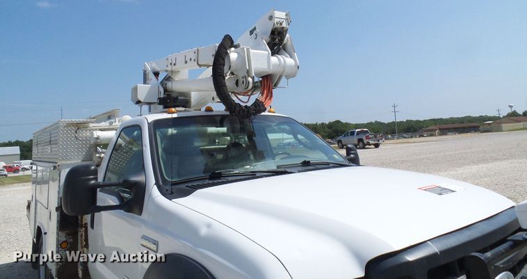 image for item DG1968 2006 Ford F550 Super Duty  bucket truck
