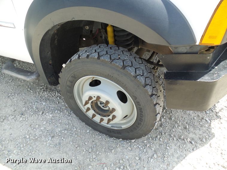 image for item DG1968 2006 Ford F550 Super Duty  bucket truck