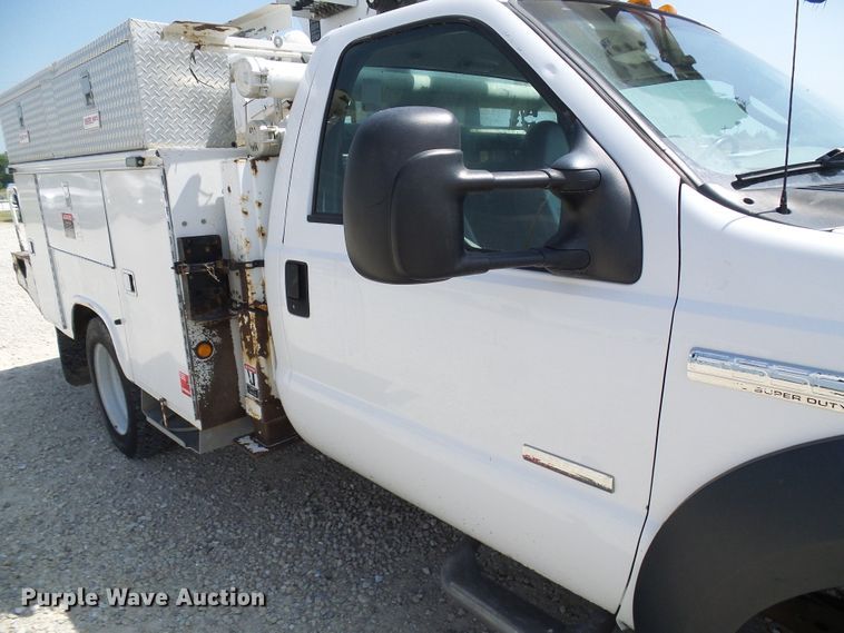 image for item DG1968 2006 Ford F550 Super Duty  bucket truck