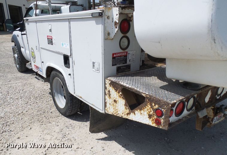 image for item DG1968 2006 Ford F550 Super Duty  bucket truck
