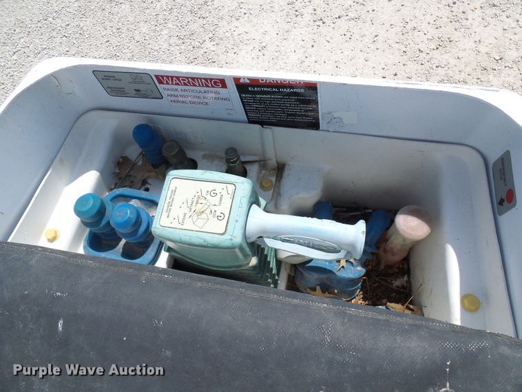 image for item DG1968 2006 Ford F550 Super Duty  bucket truck