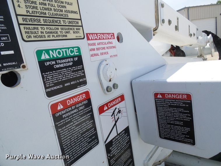 image for item DG1968 2006 Ford F550 Super Duty  bucket truck