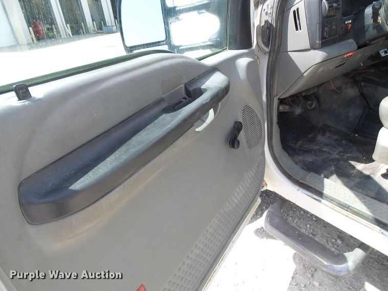 image for item DG1968 2006 Ford F550 Super Duty  bucket truck