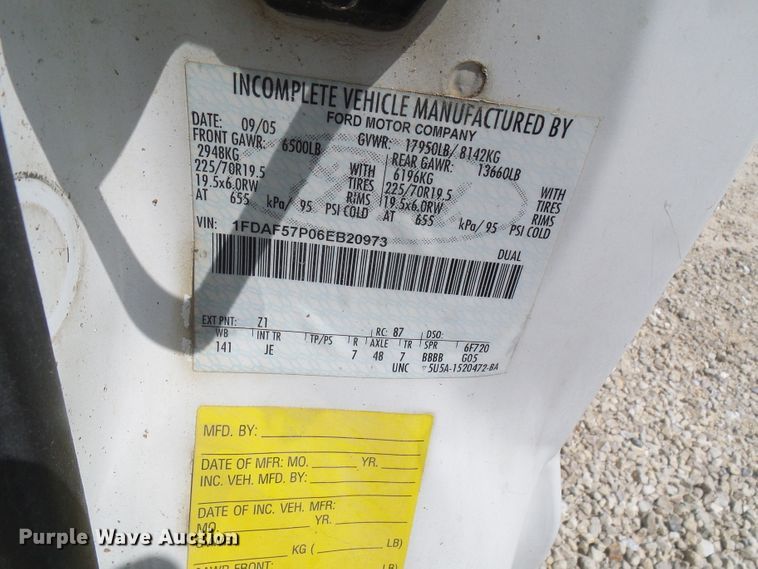 image for item DG1968 2006 Ford F550 Super Duty  bucket truck