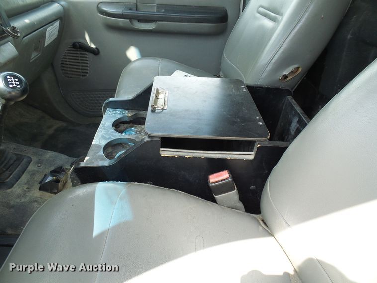 image for item DG1968 2006 Ford F550 Super Duty  bucket truck