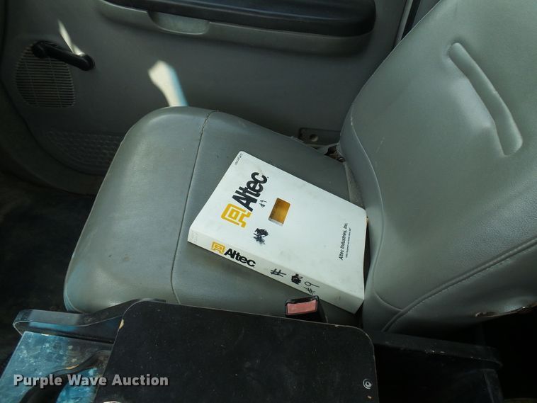 image for item DG1968 2006 Ford F550 Super Duty  bucket truck