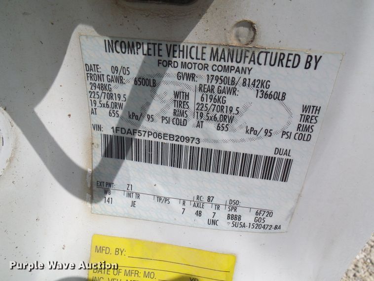 image for item DG1968 2006 Ford F550 Super Duty  bucket truck