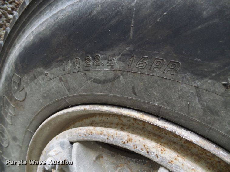 image for item DG1987 1995 Ford LT8000  dump truck