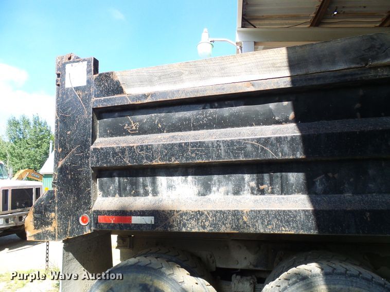image for item DG1987 1995 Ford LT8000  dump truck