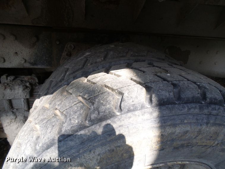 image for item DG1987 1995 Ford LT8000  dump truck