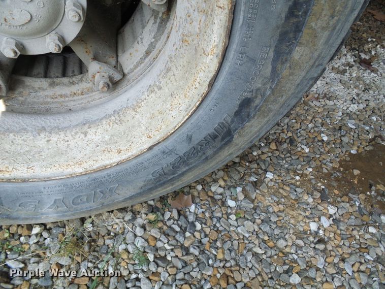 image for item DG1987 1995 Ford LT8000  dump truck