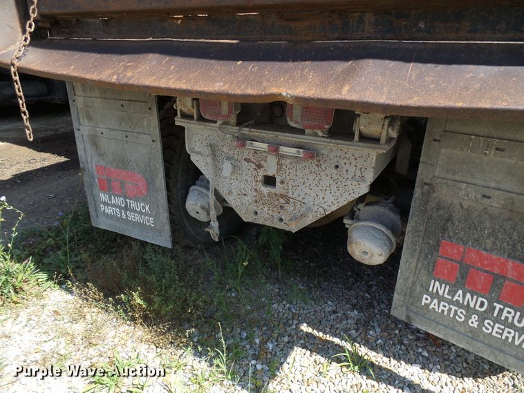 image for item DG1987 1995 Ford LT8000  dump truck