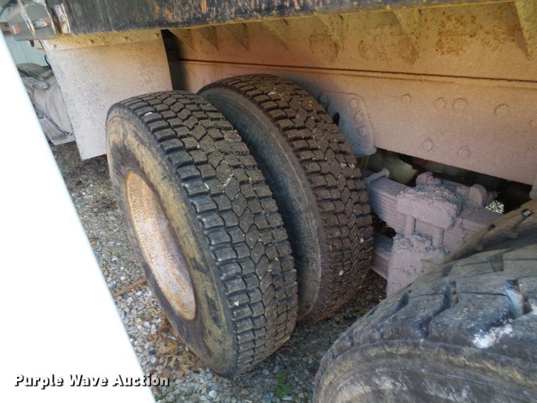 image for item DG1987 1995 Ford LT8000  dump truck