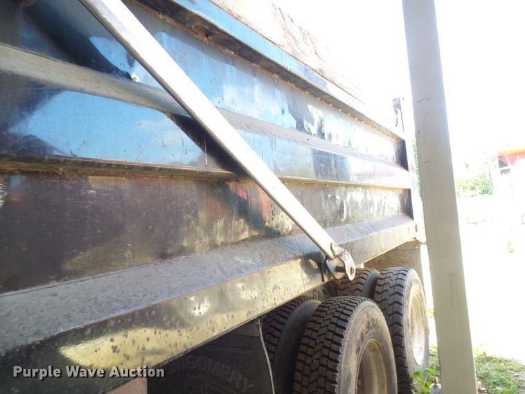image for item DG1987 1995 Ford LT8000  dump truck