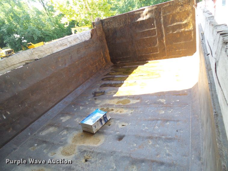 image for item DG1987 1995 Ford LT8000  dump truck