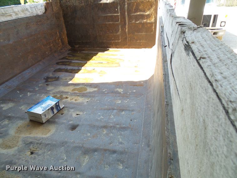 image for item DG1987 1995 Ford LT8000  dump truck