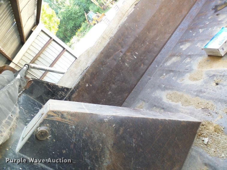 image for item DG1987 1995 Ford LT8000  dump truck