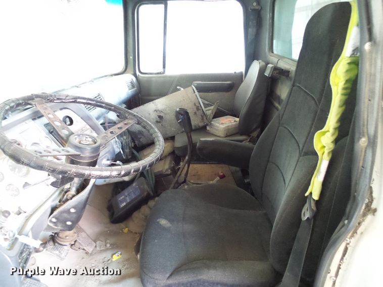 image for item DG1987 1995 Ford LT8000  dump truck