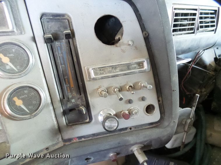 image for item DG1987 1995 Ford LT8000  dump truck