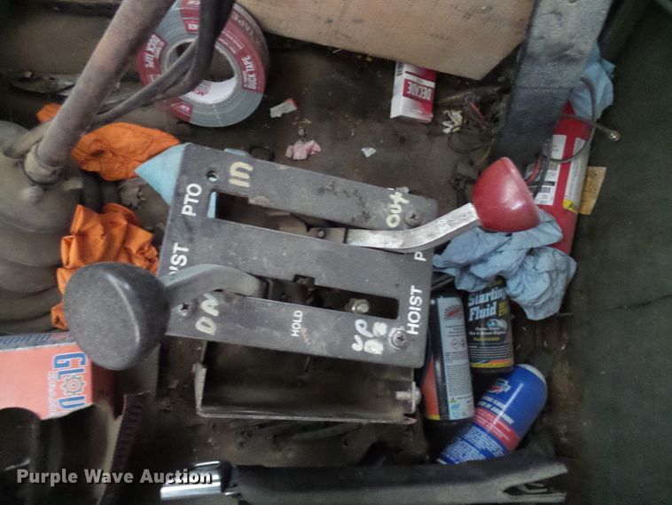 image for item DG1987 1995 Ford LT8000  dump truck