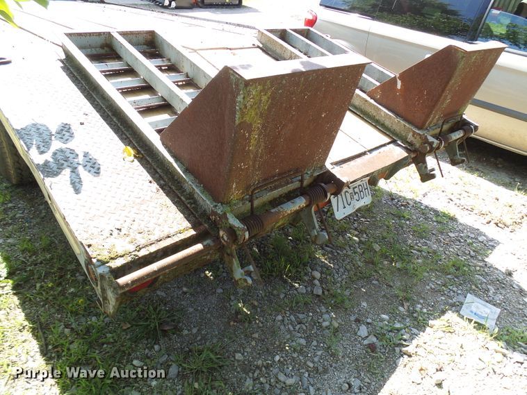 image for item DG1989 1994 Interstate 16BST equipment trailer