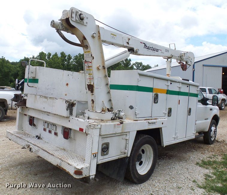 image for item DG2005 2000 Ford F550 Super Duty  utility truck