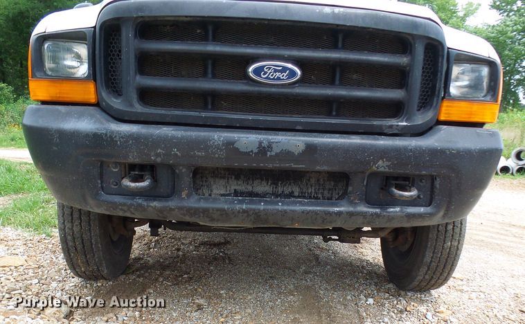 image for item DG2005 2000 Ford F550 Super Duty  utility truck