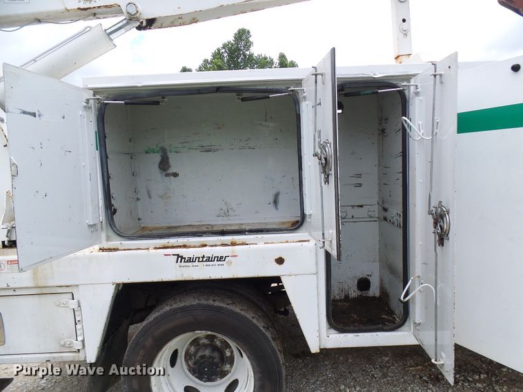 image for item DG2005 2000 Ford F550 Super Duty  utility truck