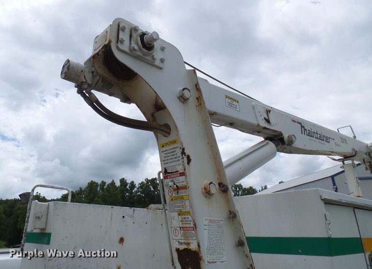 image for item DG2005 2000 Ford F550 Super Duty  utility truck