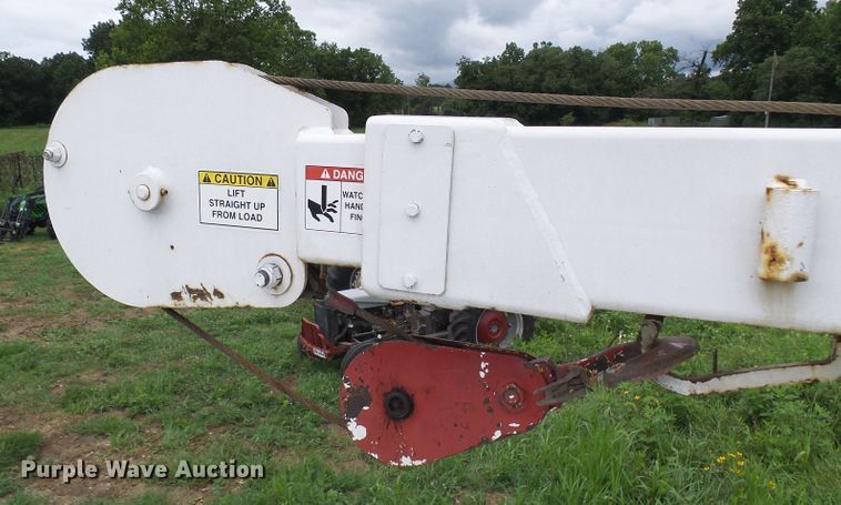 image for item DG2005 2000 Ford F550 Super Duty  utility truck