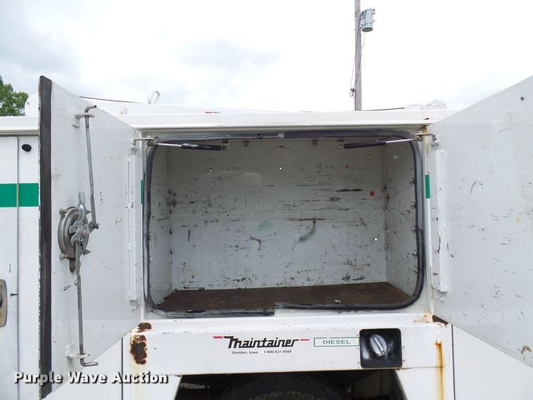 image for item DG2005 2000 Ford F550 Super Duty  utility truck