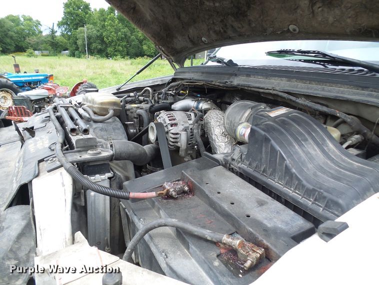 image for item DG2005 2000 Ford F550 Super Duty  utility truck
