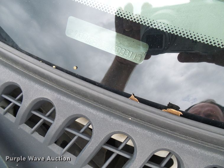 image for item DG2005 2000 Ford F550 Super Duty  utility truck